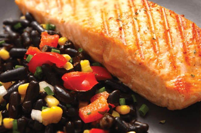 La Preferida Salmon Fillet with Black Beans and Mango