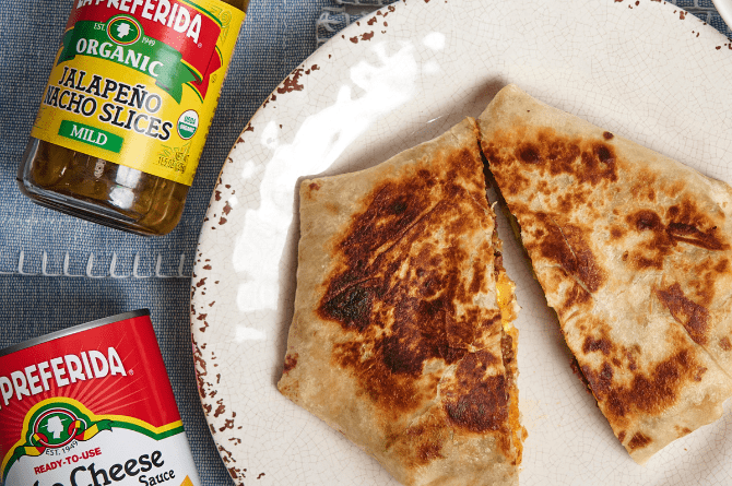 homemade crunchwrap, crunchwrap recipe, homemade crunchwraps, homemade crunchwrap supreme, homemade taco bell recipe, how to make a crunchwrap, how to fold a crunchwrap, taco crunchwrap, crunchwrap at home